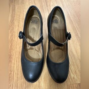 Flight attendant shoes by Sofft